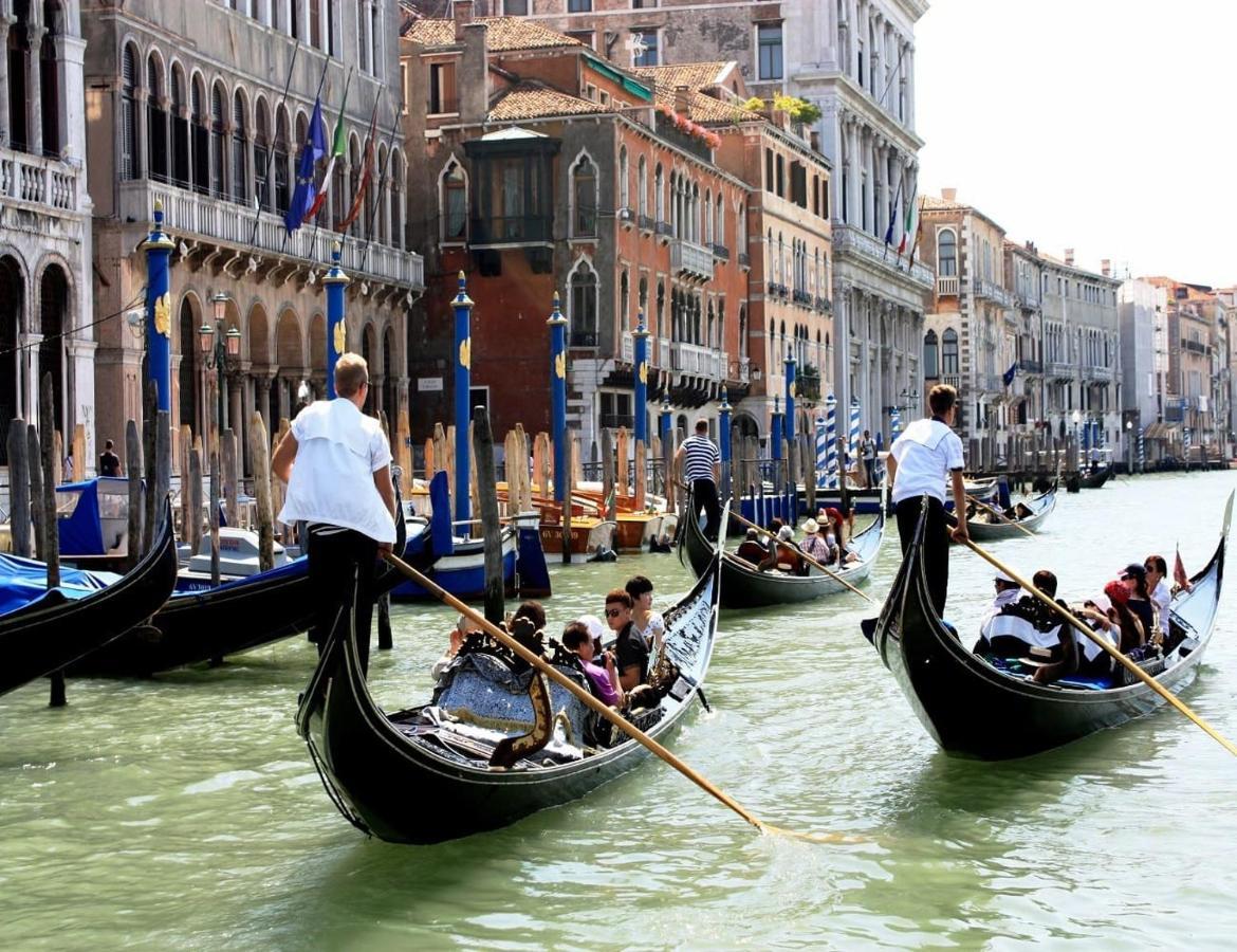 Raggio Di Sole Dietro Piazza San Marco Венеція Екстер'єр фото